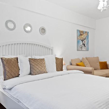 Sudului 303 By Mrg Apartments บูคาเรสต์ ภายนอก รูปภาพ