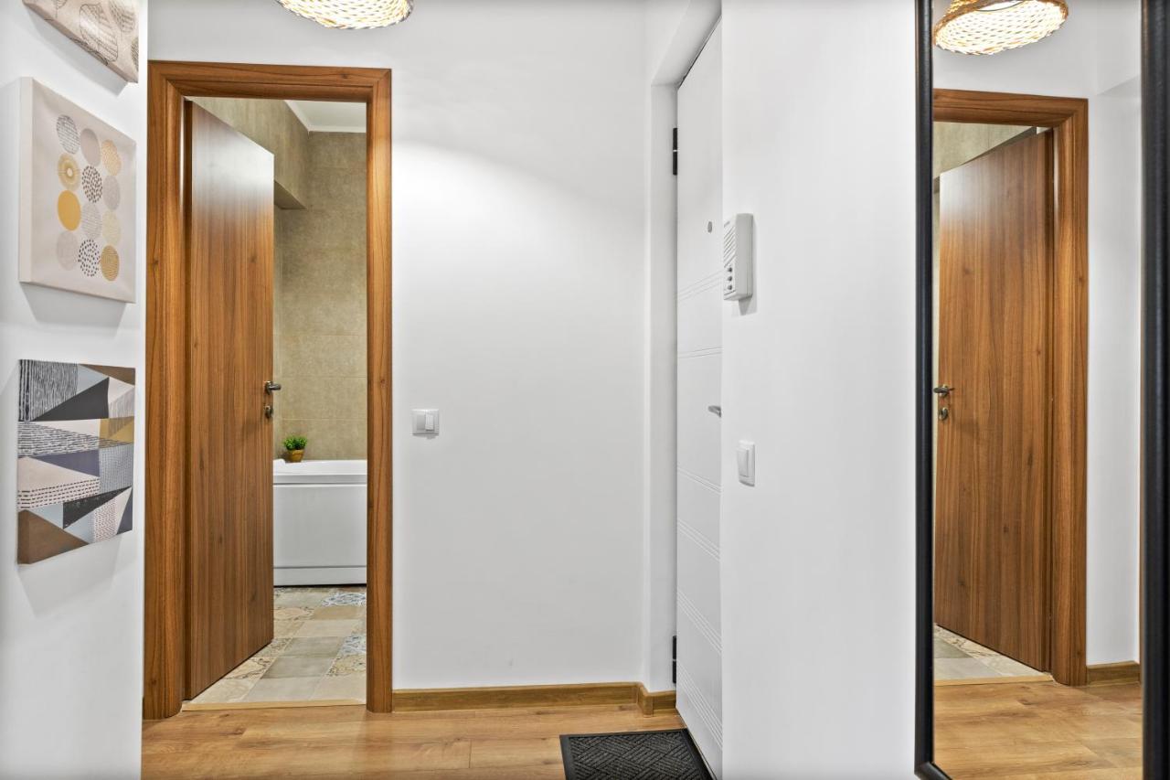 Sudului 303 By Mrg Apartments บูคาเรสต์ ภายนอก รูปภาพ